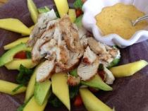 Mango-och-kycklingsallad-3--300x225 - Kyckling på olika vis - tips på kycklingrecept