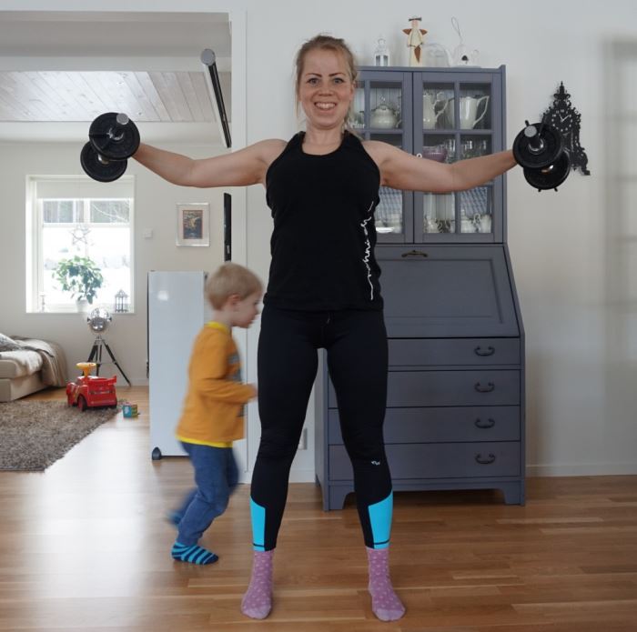 Hemmaträning fyra varv för överkroppen (8
