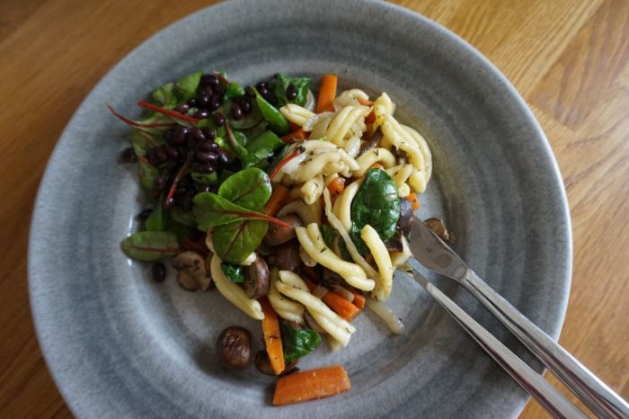 Middagsfrid Casereccepasta med morötter och skogssvamp (15)