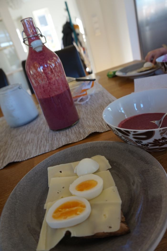 Frukost till barn -  Egen bäryoghurt (10)