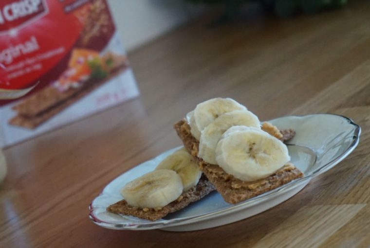 finn-crisp-med-banan-och-jordnotssmor-2