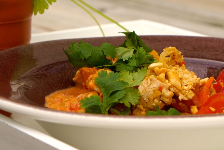 Kyckling med jordnötssås och koriander 3