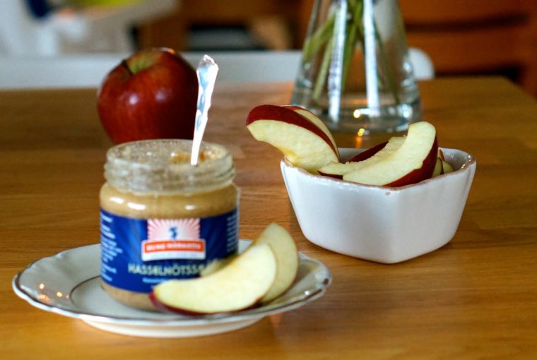 Hasselnotssmor och apple