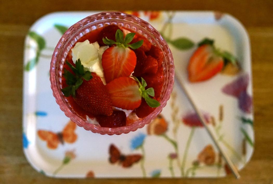 grekisk yoghurt jordgubbar