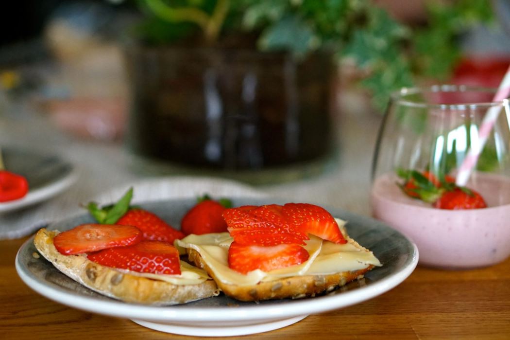 Helgen i bilder jordgubbsfrukost