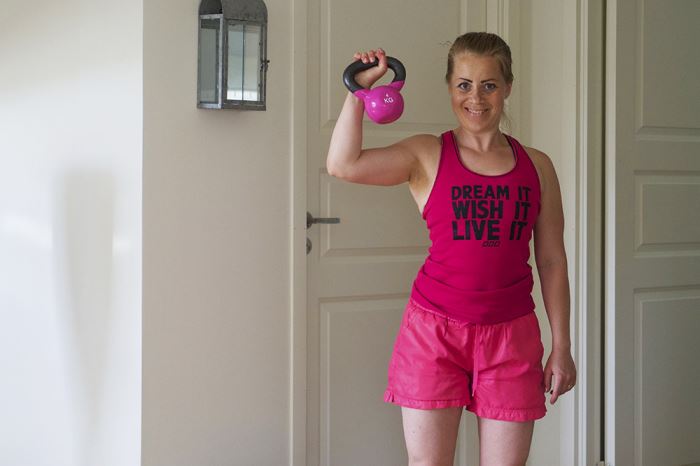 kettlebells-enarmspress-3
