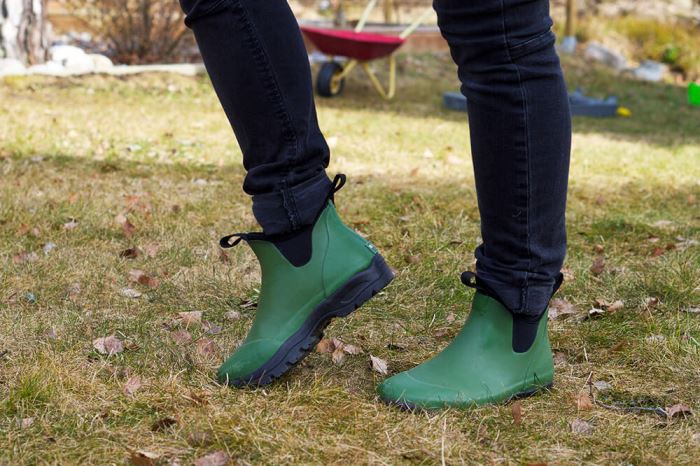 Praktiska skor att ha i trädgården